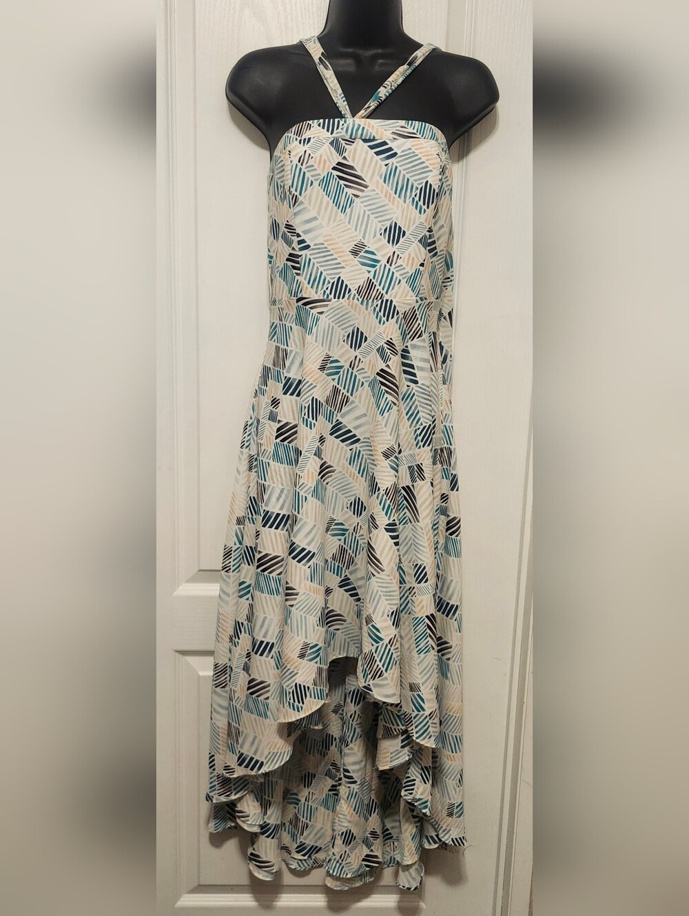 White House Black Market Ivory Geometric High-Low Dress Size 2 NWT